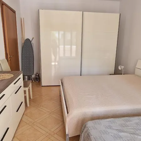 Lovely At Lounge Mare Apartment Vlorë